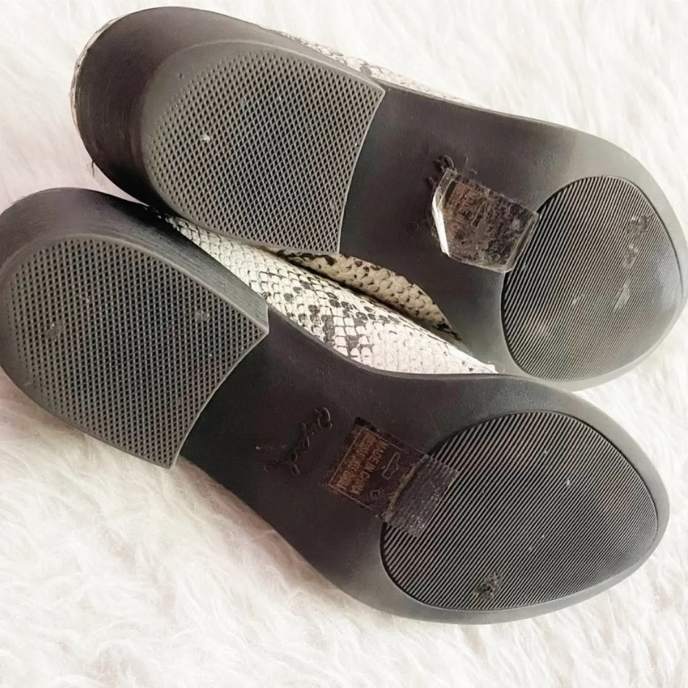 FAUX LEATHER SNAKE SKIN PRINT MULES BOOTIES CLOGS - SOCHI BLACK WHITE - SIZE 8 - Picture 5 of 7